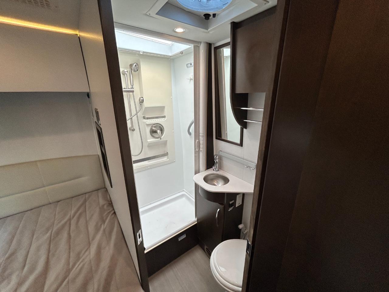 Leisure Travel UNITY U24CB  2021