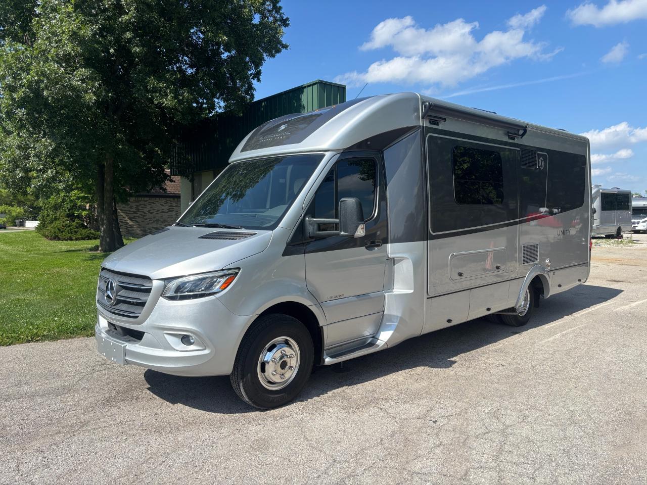 2021 Leisure Travel UNITY U24CB 24CB
