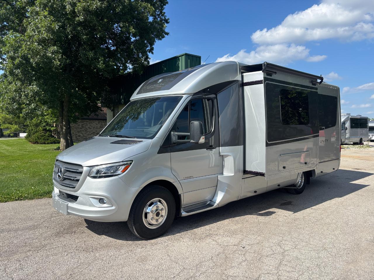 Leisure Travel UNITY U24CB  2021