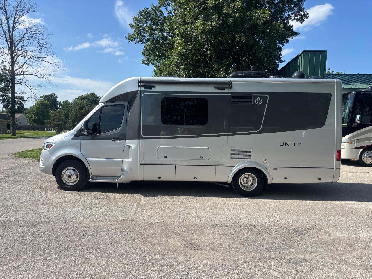 Leisure Travel UNITY U24CB  2021