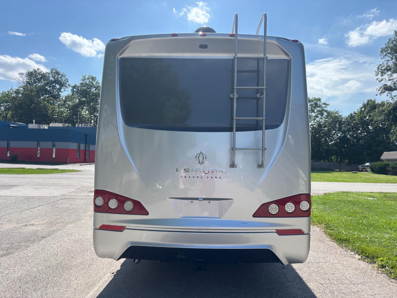 Leisure Travel UNITY U24CB  2021