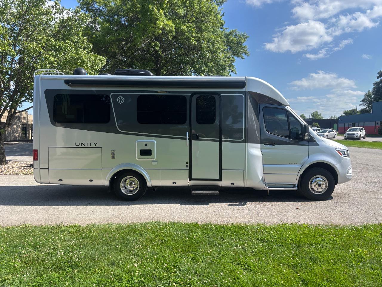 Leisure Travel UNITY U24CB  2021