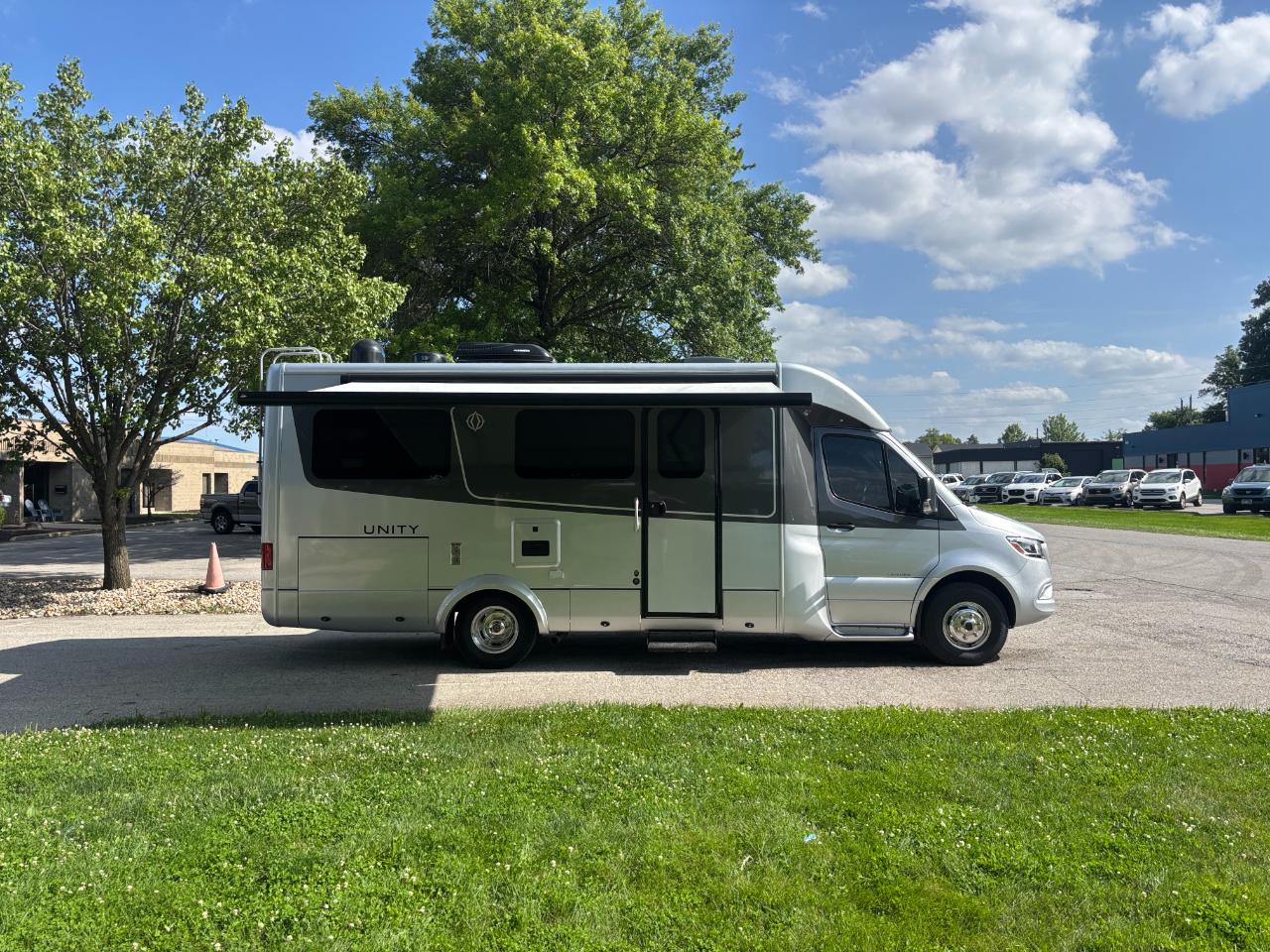Leisure Travel UNITY U24CB  2021