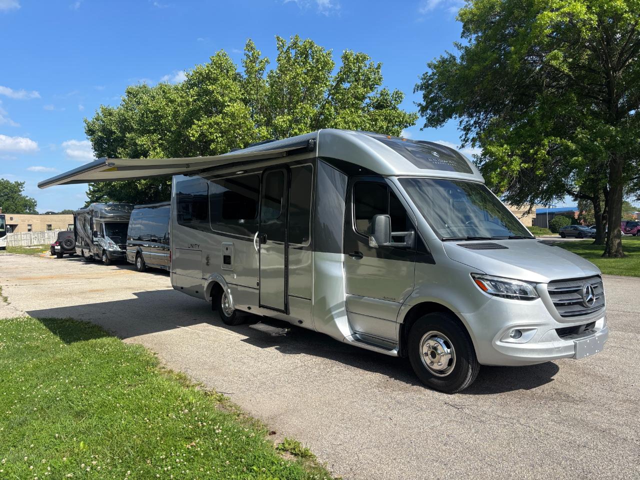 Leisure Travel UNITY U24CB  2021