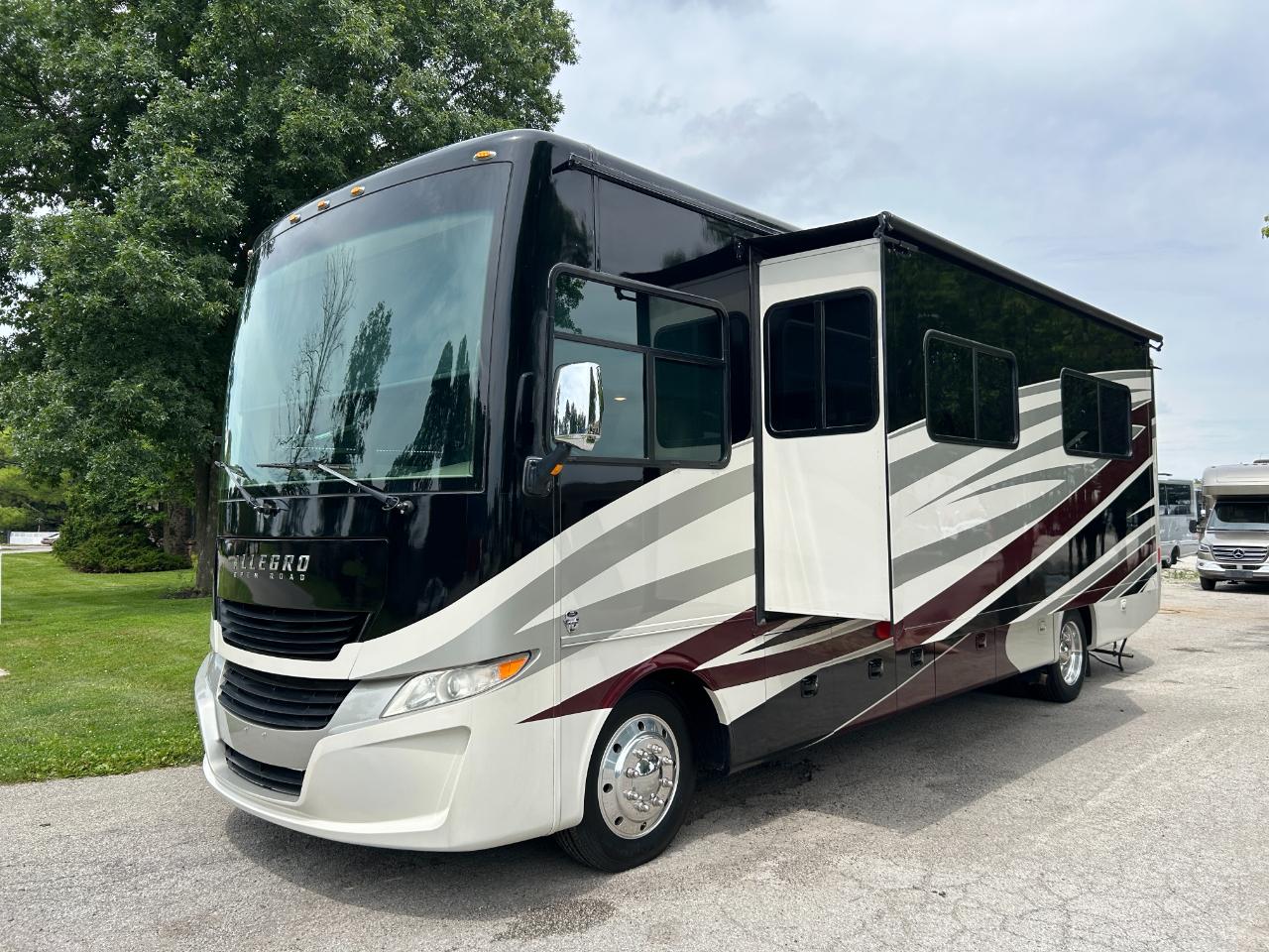 Tiffin Motorhomes Allegro  2017