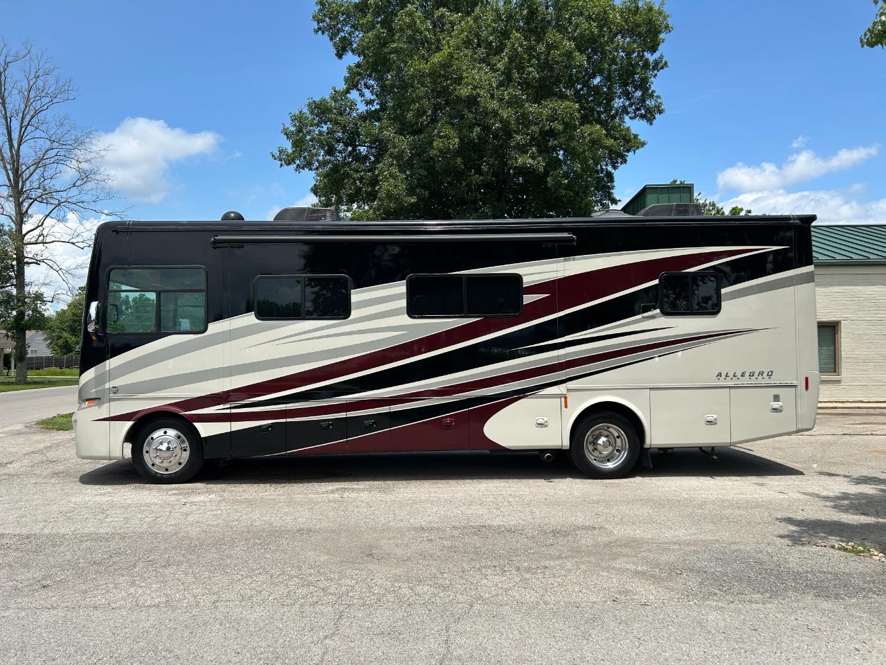 Tiffin Motorhomes Allegro  2017