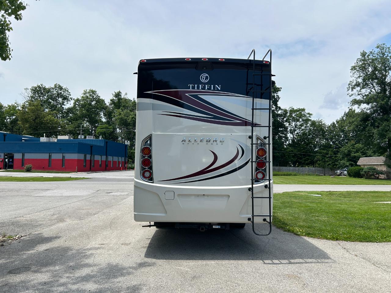 Tiffin Motorhomes Allegro  2017