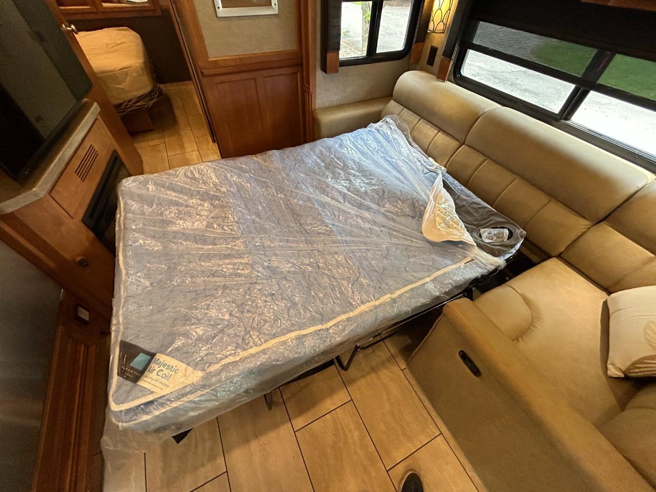 Tiffin Motorhomes Allegro  2017