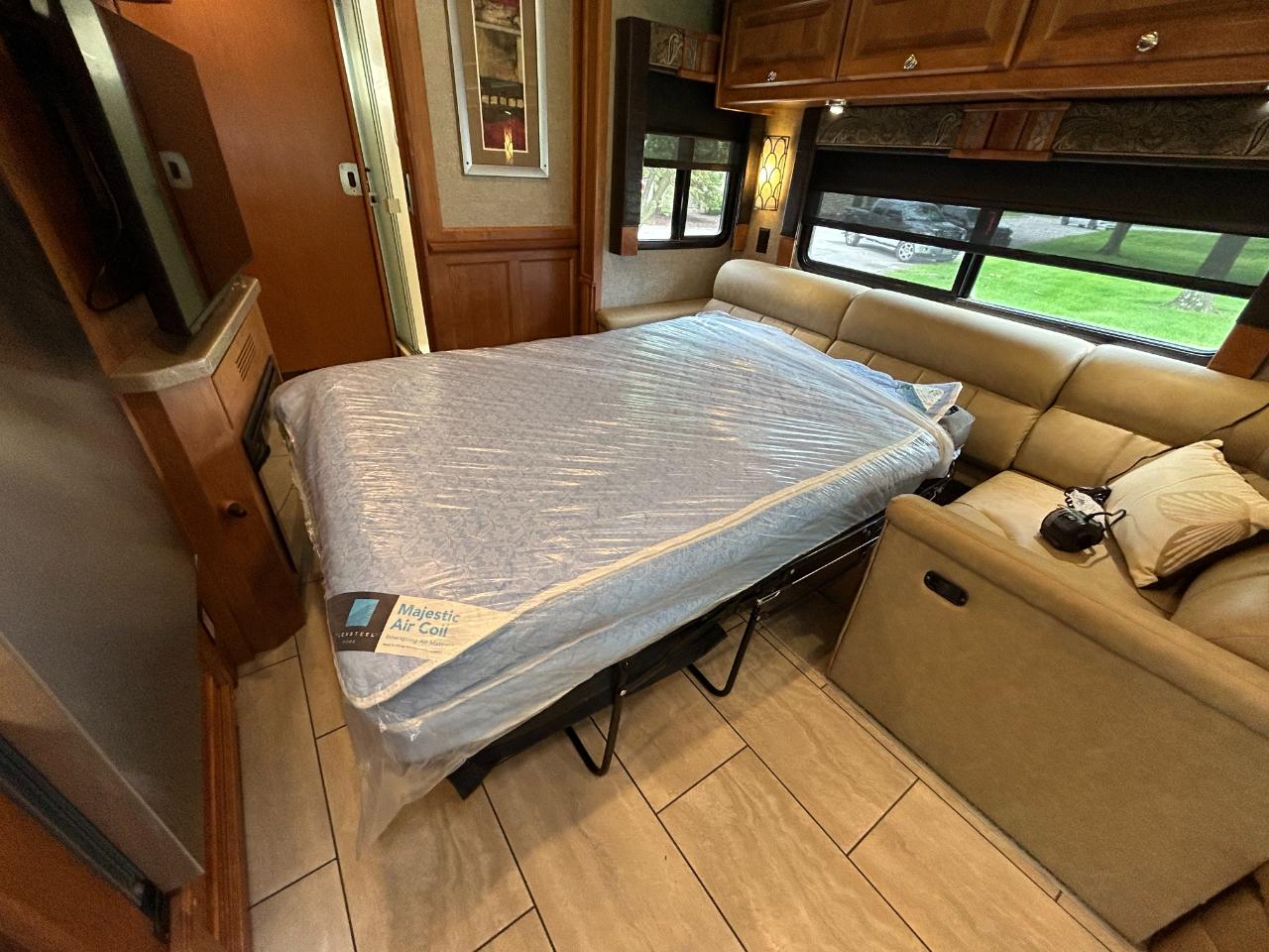 Tiffin Motorhomes Allegro  2017