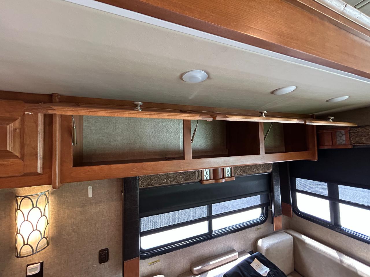 Tiffin Motorhomes Allegro  2017