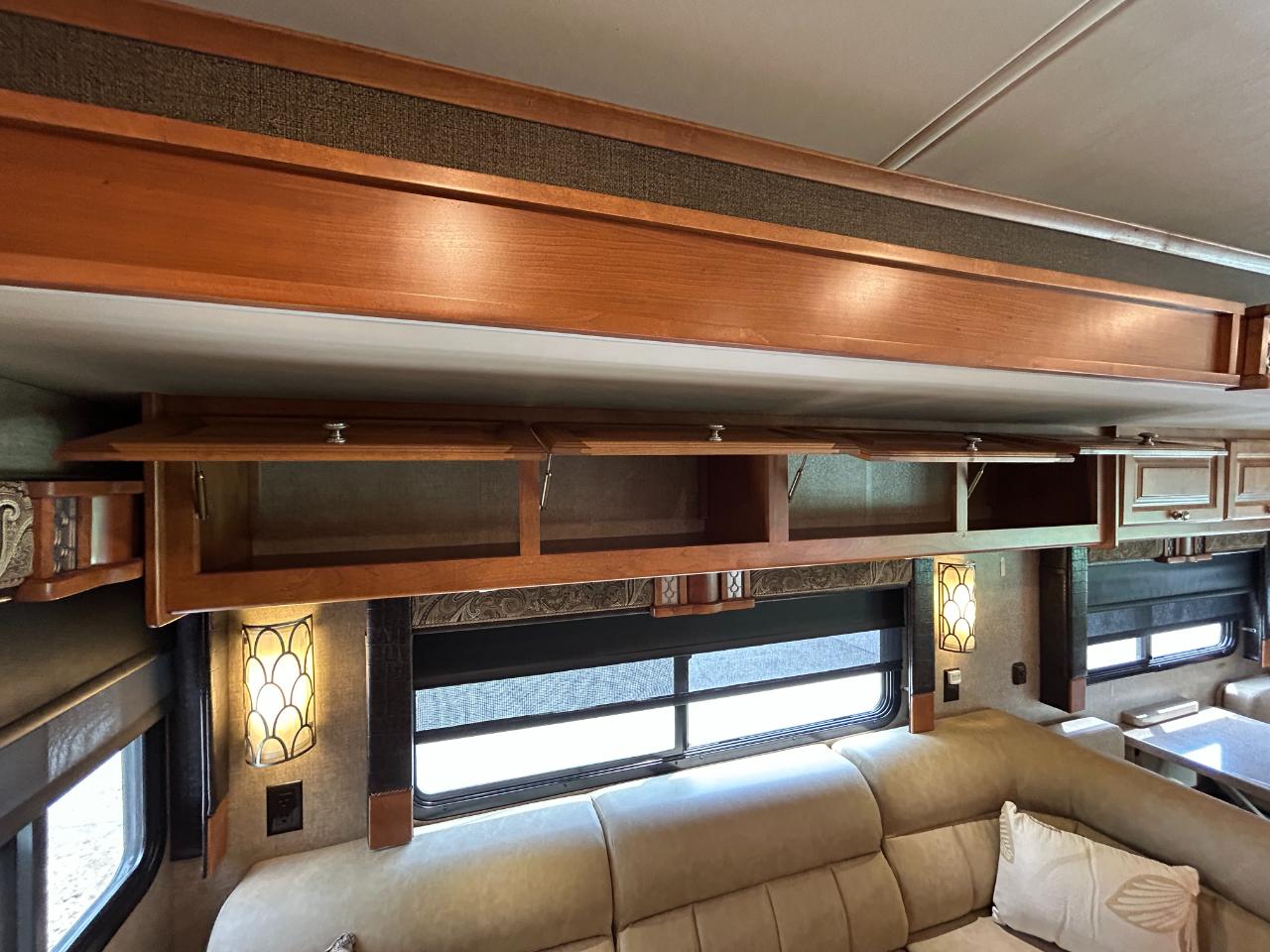 Tiffin Motorhomes Allegro  2017