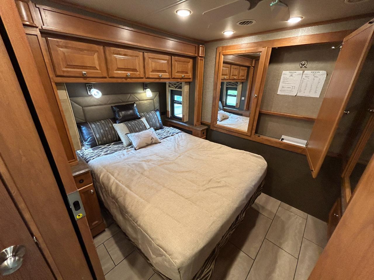 Tiffin Motorhomes Allegro  2017