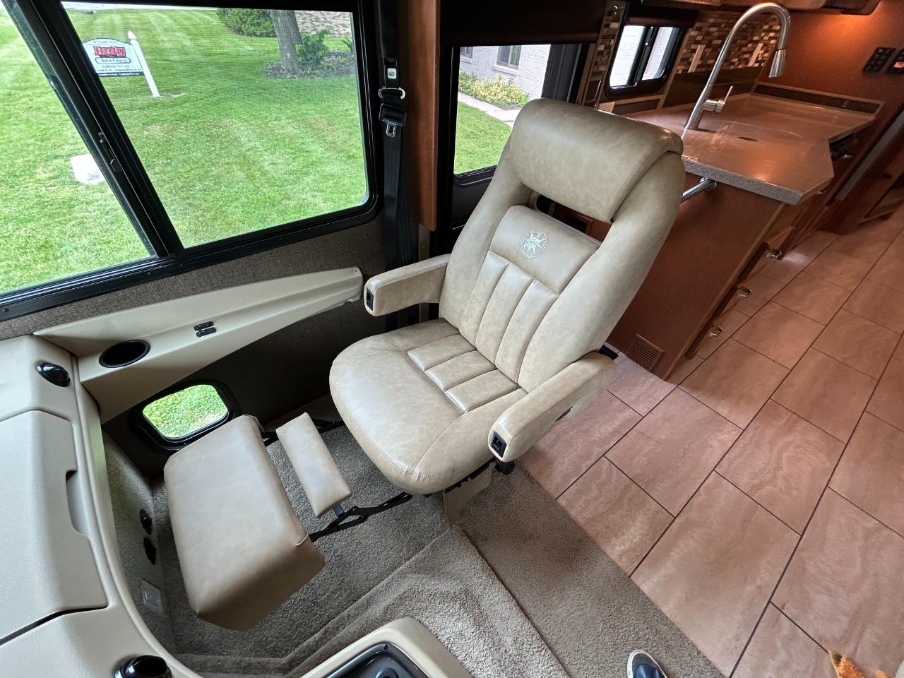 Tiffin Motorhomes Allegro  2017