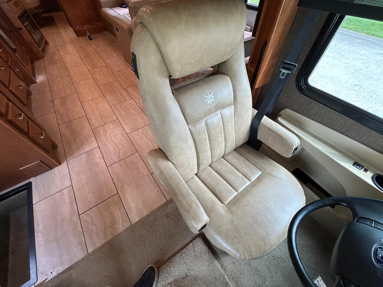 Tiffin Motorhomes Allegro  2017