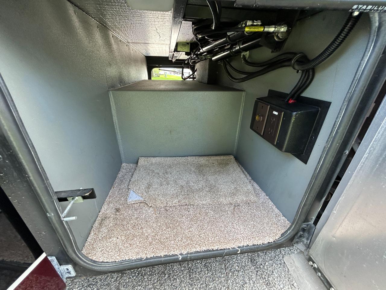 Tiffin Motorhomes Allegro  2017