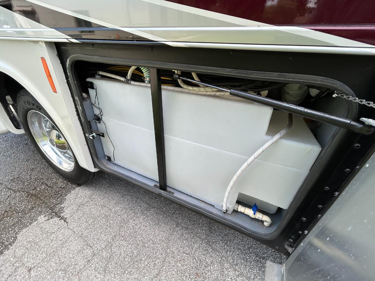 Tiffin Motorhomes Allegro  2017