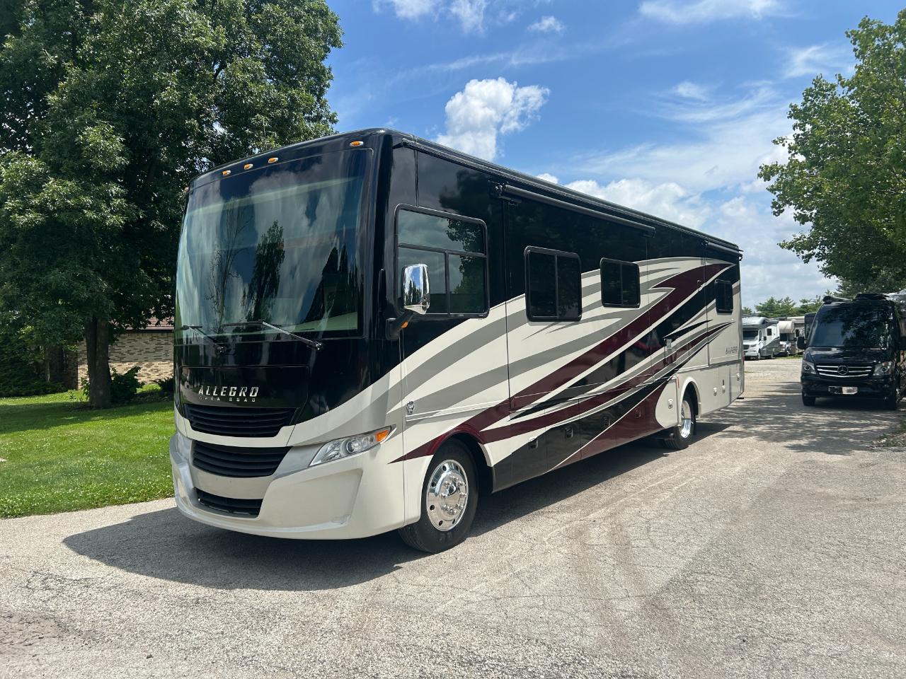 2017 Tiffin Motorhomes Allegro 35QBA