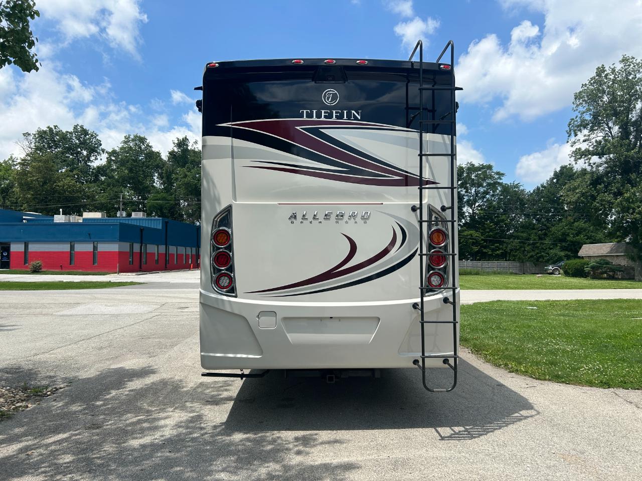 Tiffin Motorhomes Allegro  2017