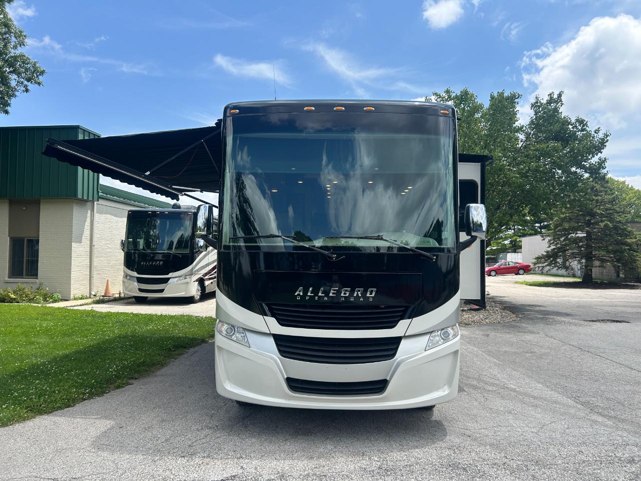 Tiffin Motorhomes Allegro  2017