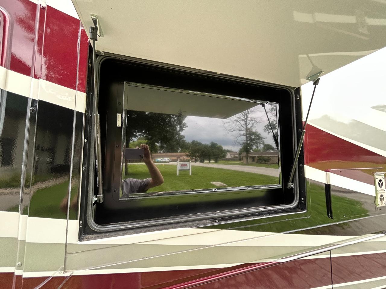 Tiffin Motorhomes Allegro  2017