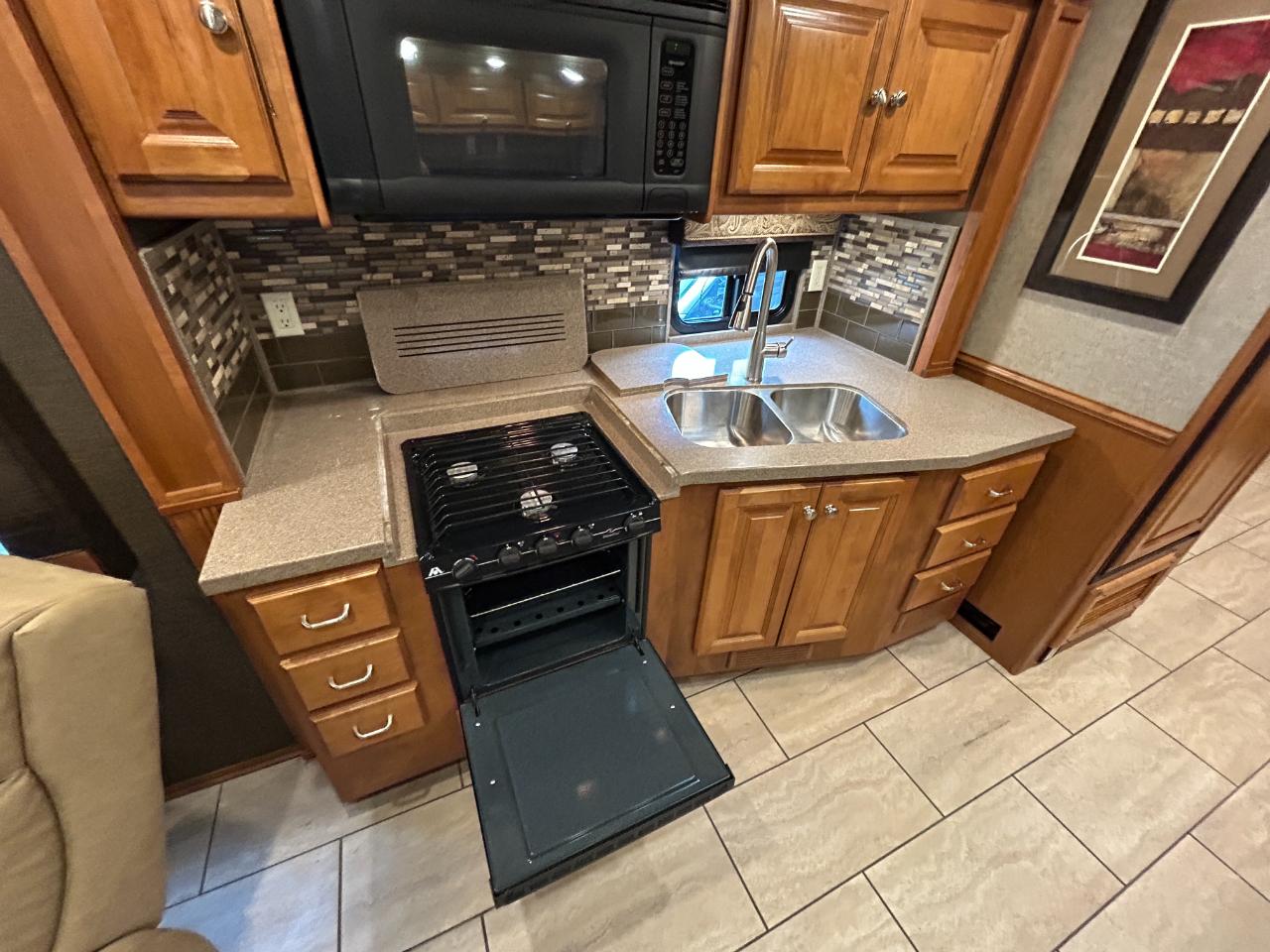 Tiffin Motorhomes Allegro  2017