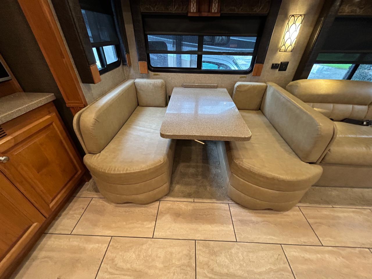 Tiffin Motorhomes Allegro  2017