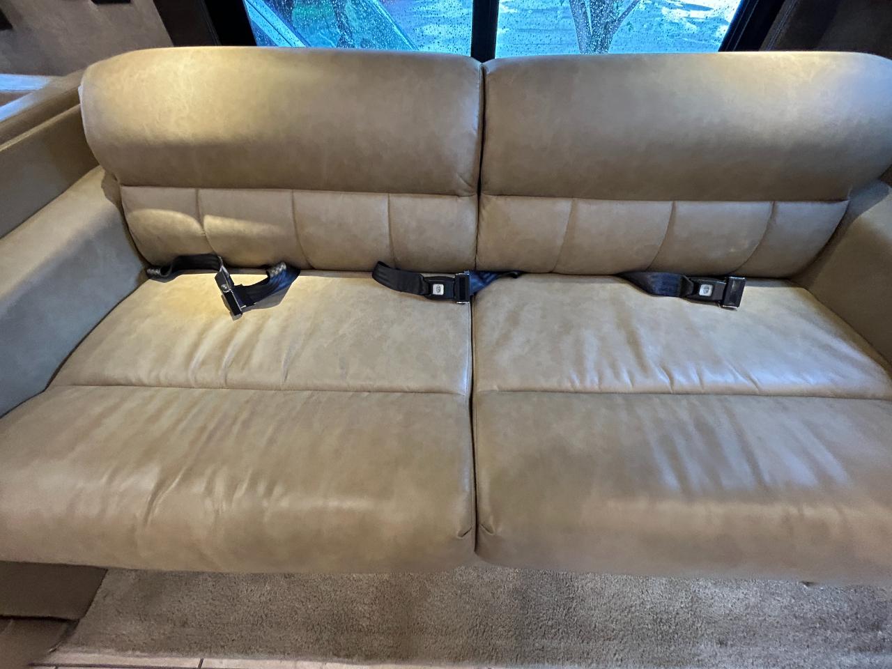 Tiffin Motorhomes Allegro  2017