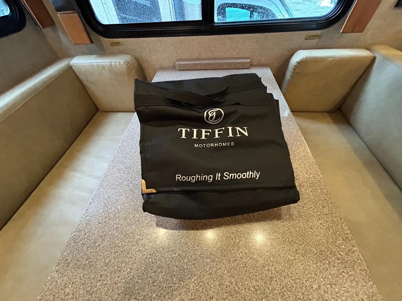 Tiffin Motorhomes Allegro  2017