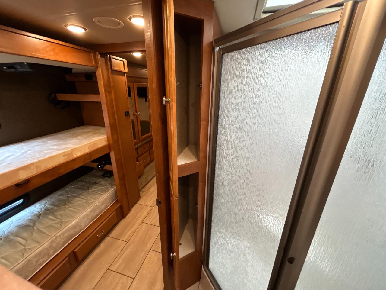 Tiffin Motorhomes Allegro  2017
