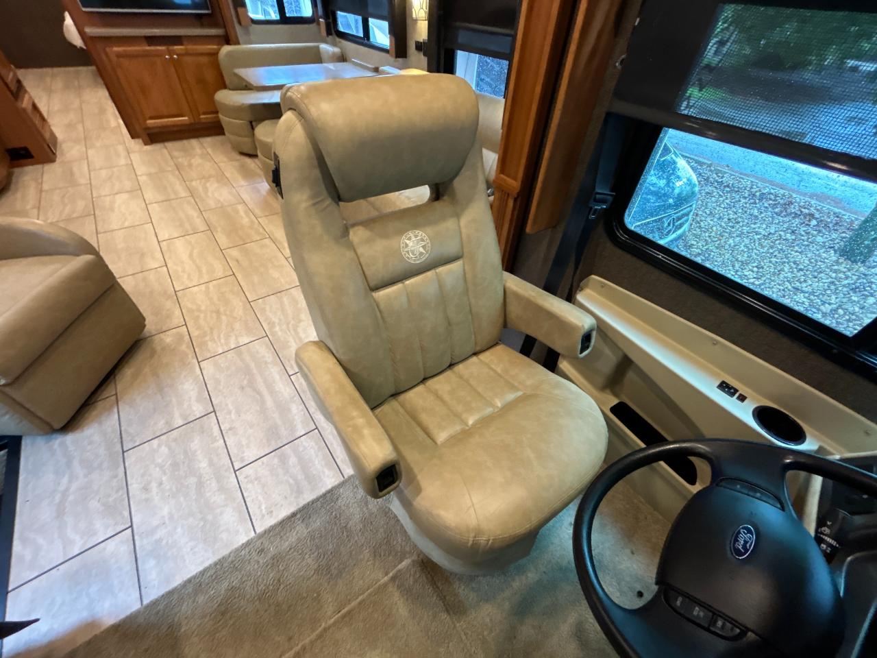 Tiffin Motorhomes Allegro  2017