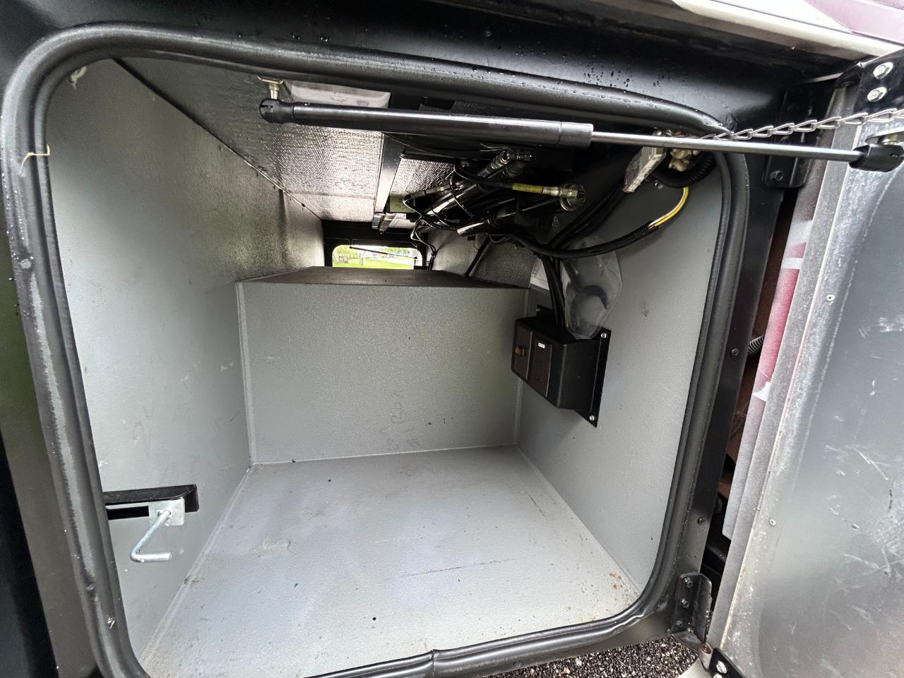 Tiffin Motorhomes Allegro  2017