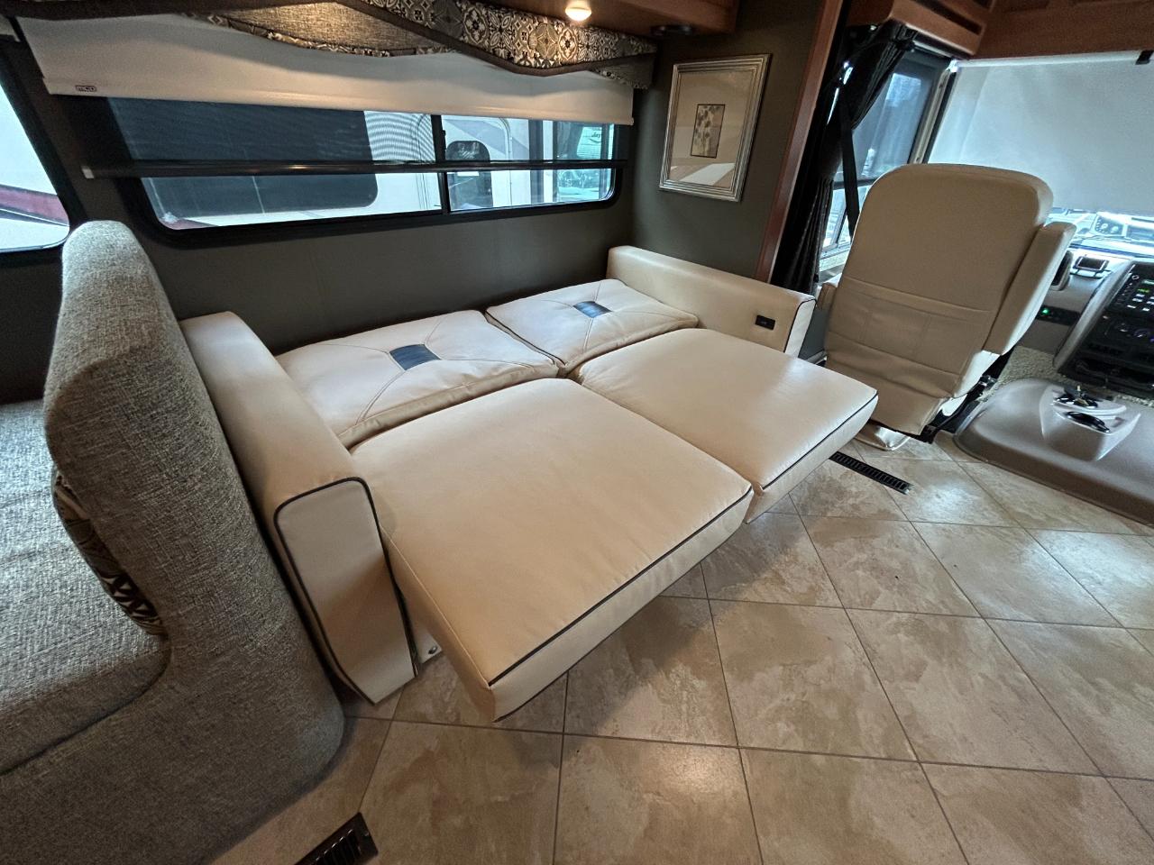 Winnebago Sightseer  2019