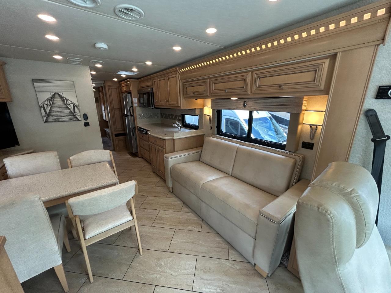 Newmar Bay Star  2019