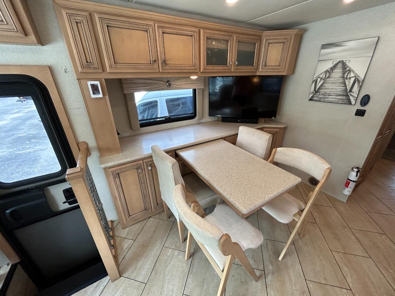 Newmar Bay Star  2019