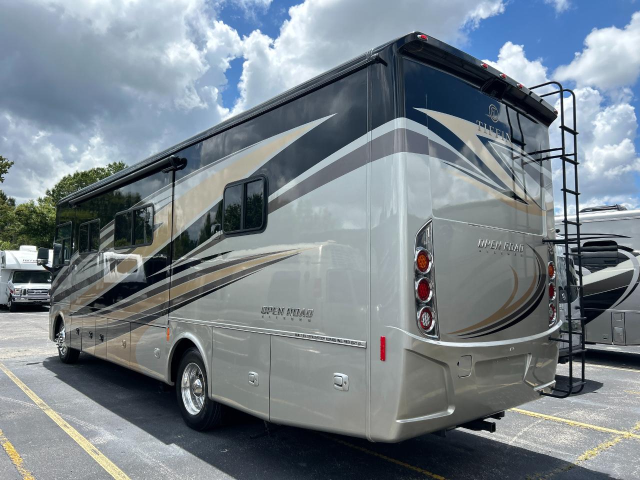 Tiffin Motorhomes Allegro  2018