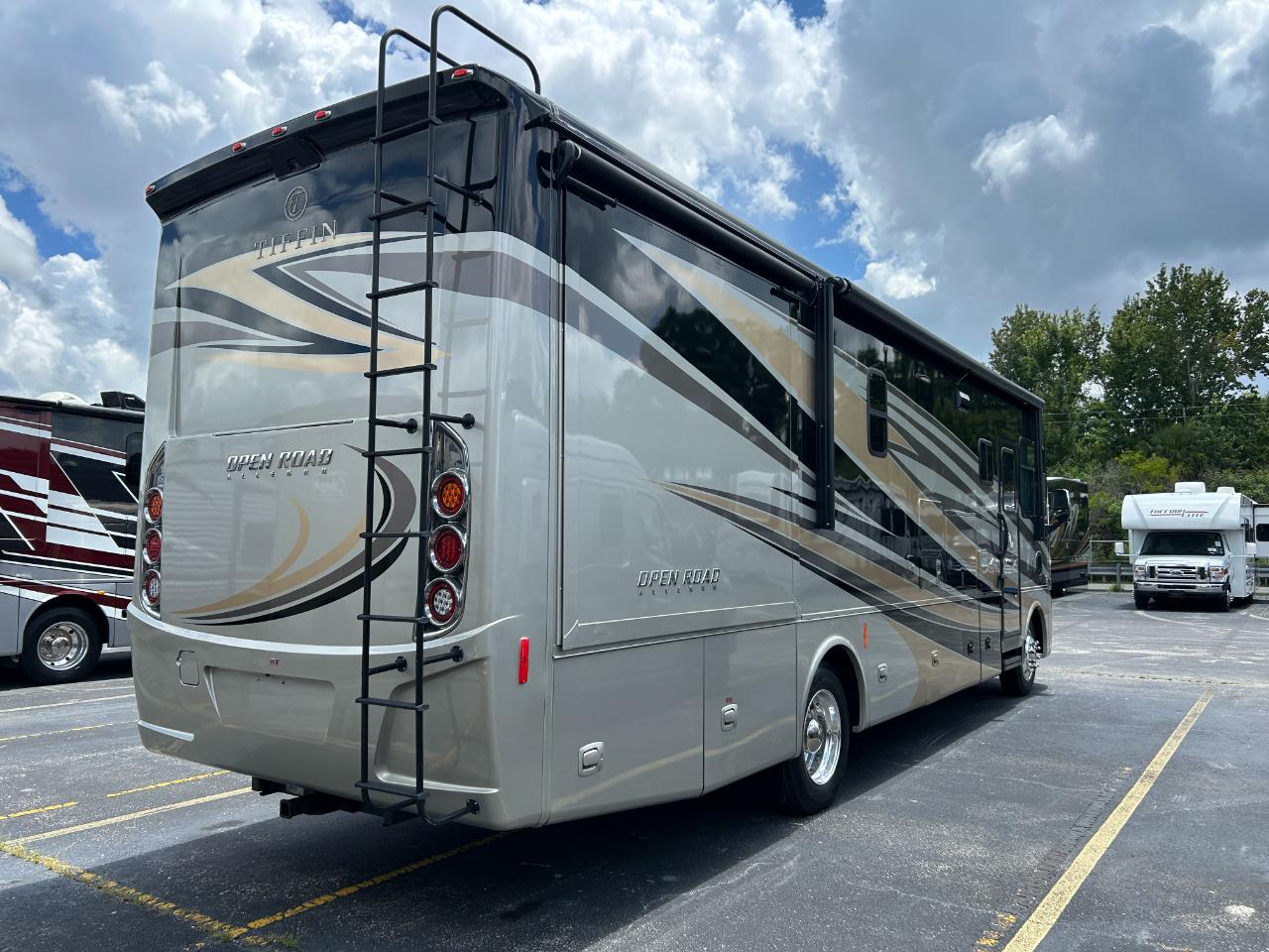 Tiffin Motorhomes Allegro  2018