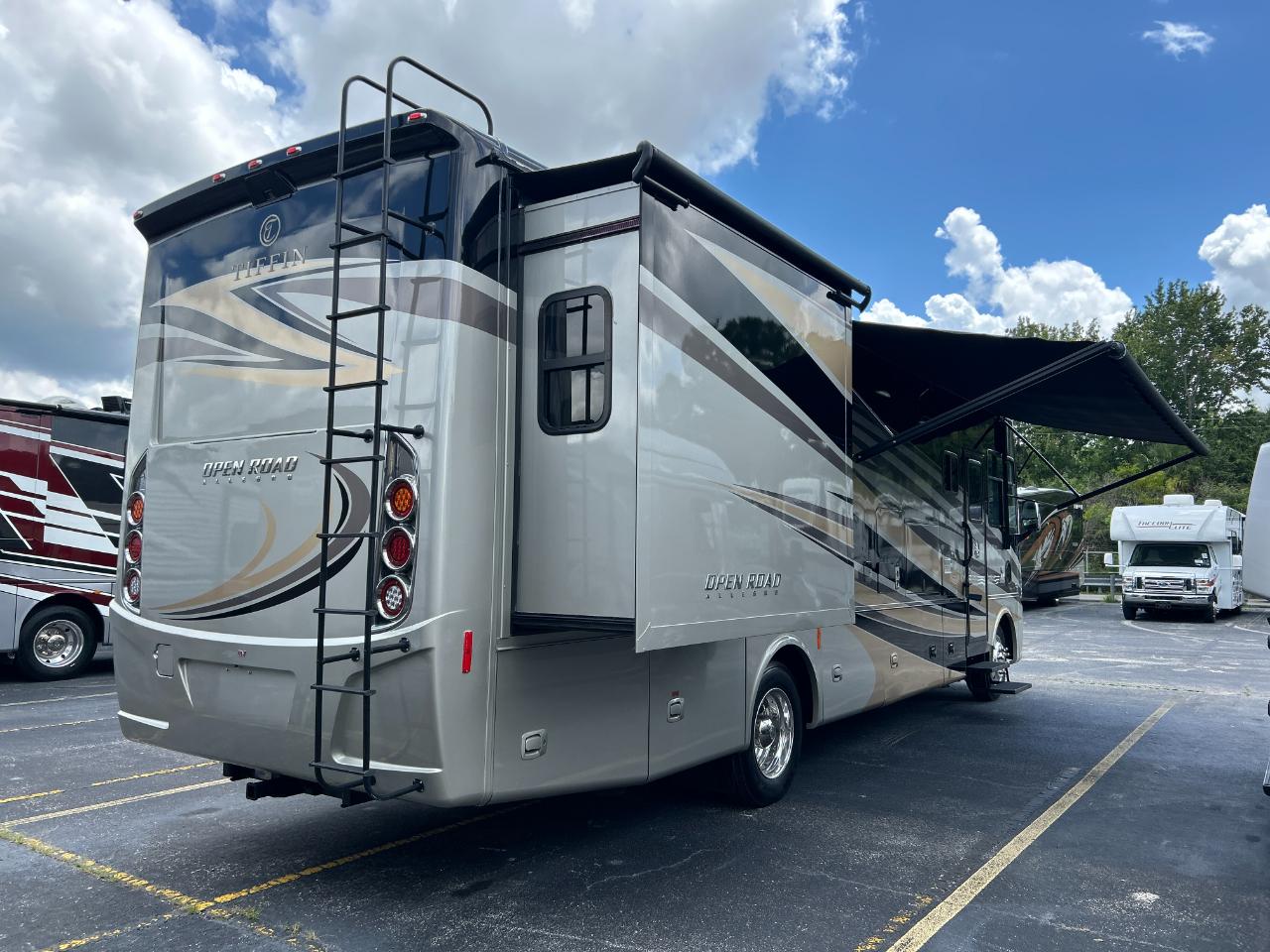 Tiffin Motorhomes Allegro  2018