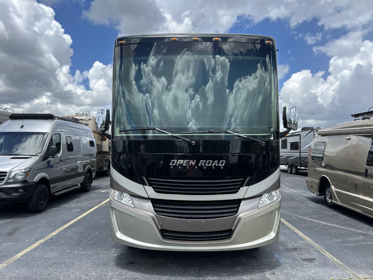 Tiffin Motorhomes Allegro  2018