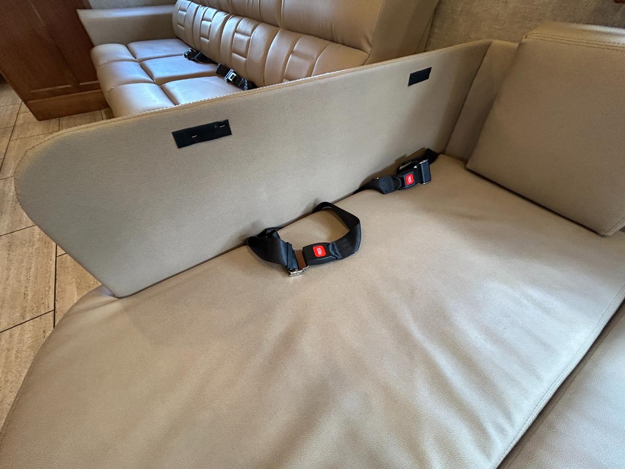 Tiffin Motorhomes Allegro  2018
