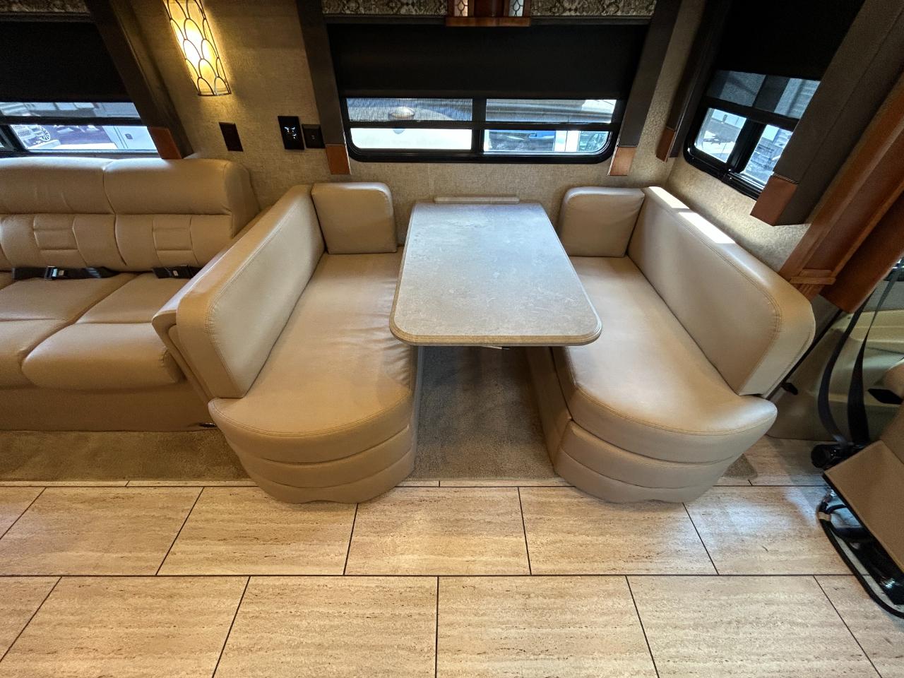 Tiffin Motorhomes Allegro  2018