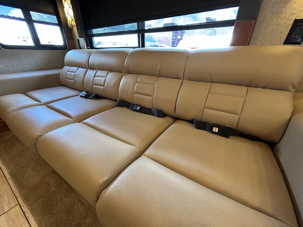 Tiffin Motorhomes Allegro  2018