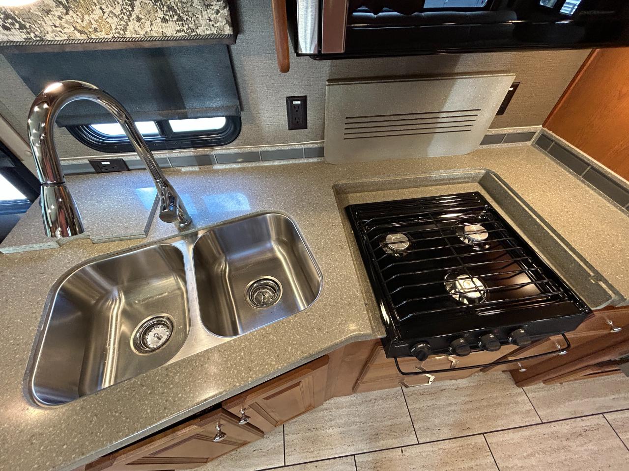 Tiffin Motorhomes Allegro  2018