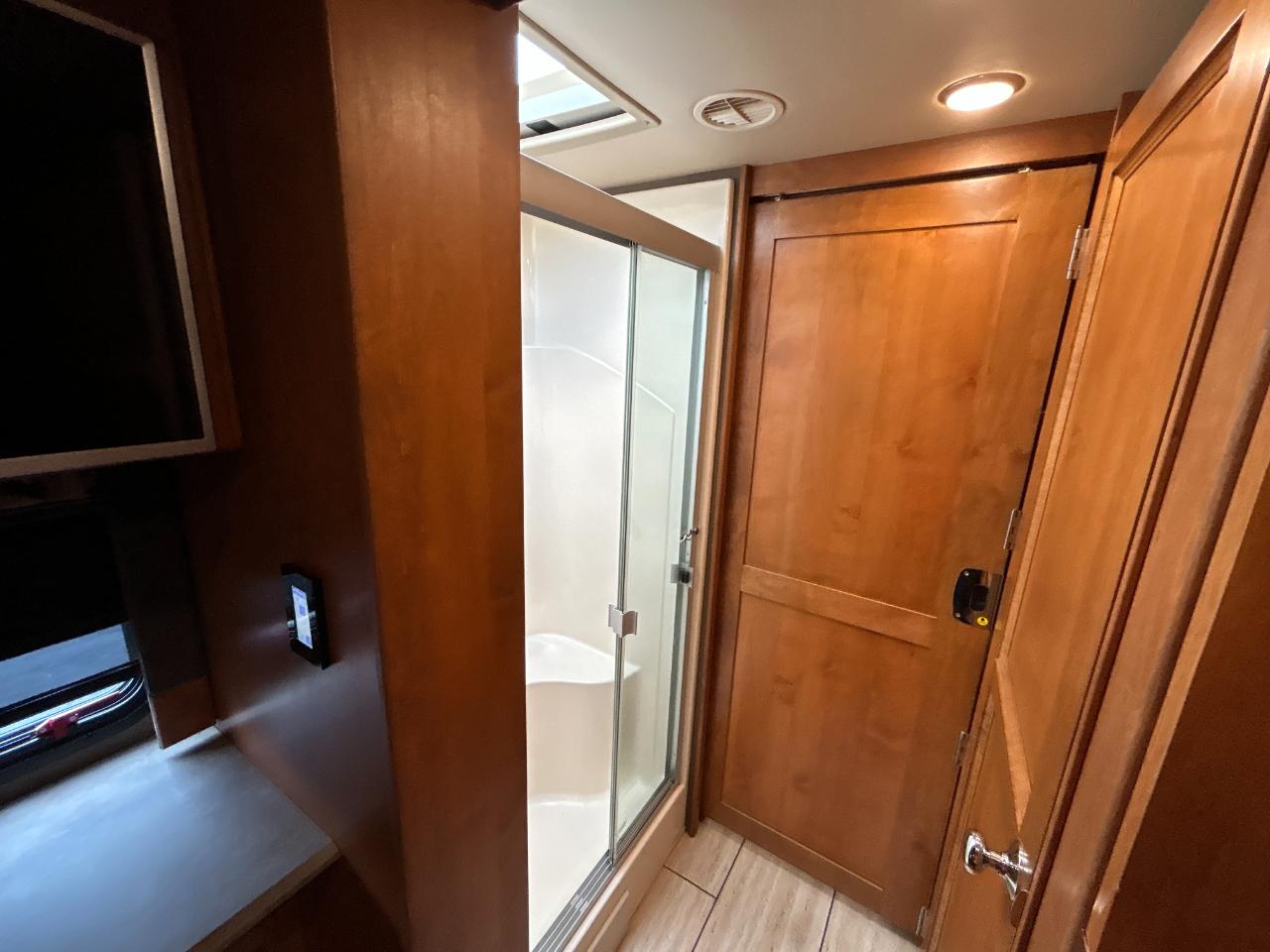 Tiffin Motorhomes Allegro  2018