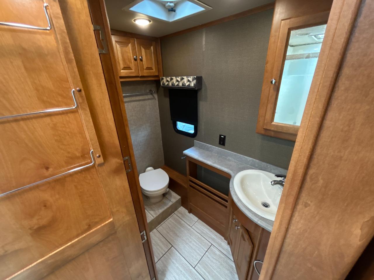 Tiffin Motorhomes Allegro  2018
