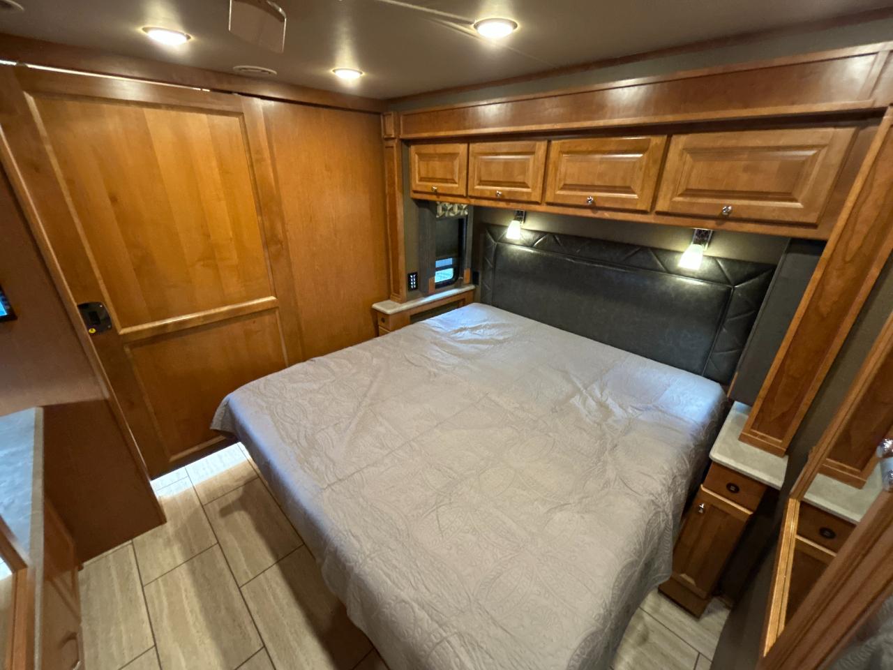 Tiffin Motorhomes Allegro  2018