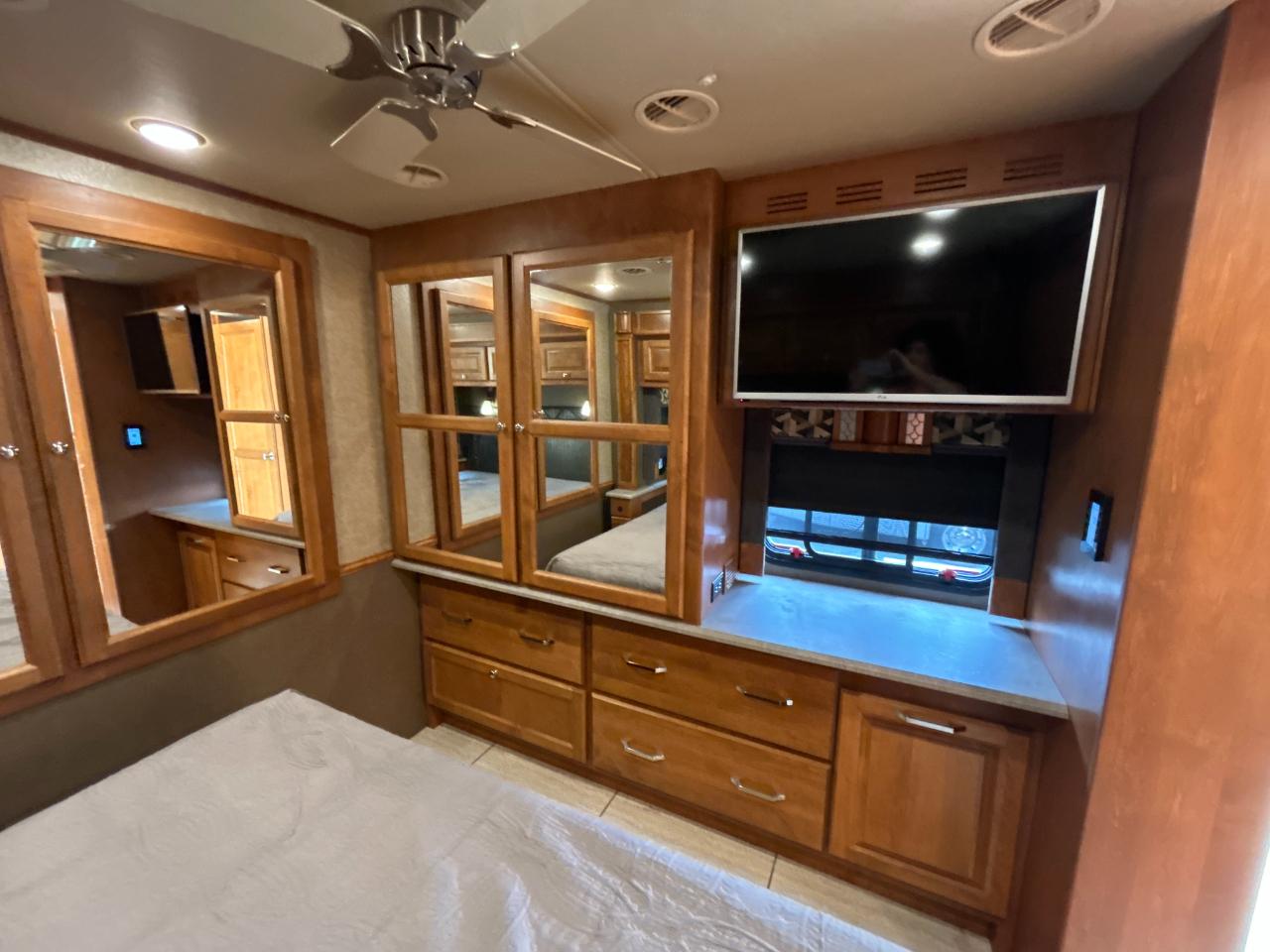 Tiffin Motorhomes Allegro  2018