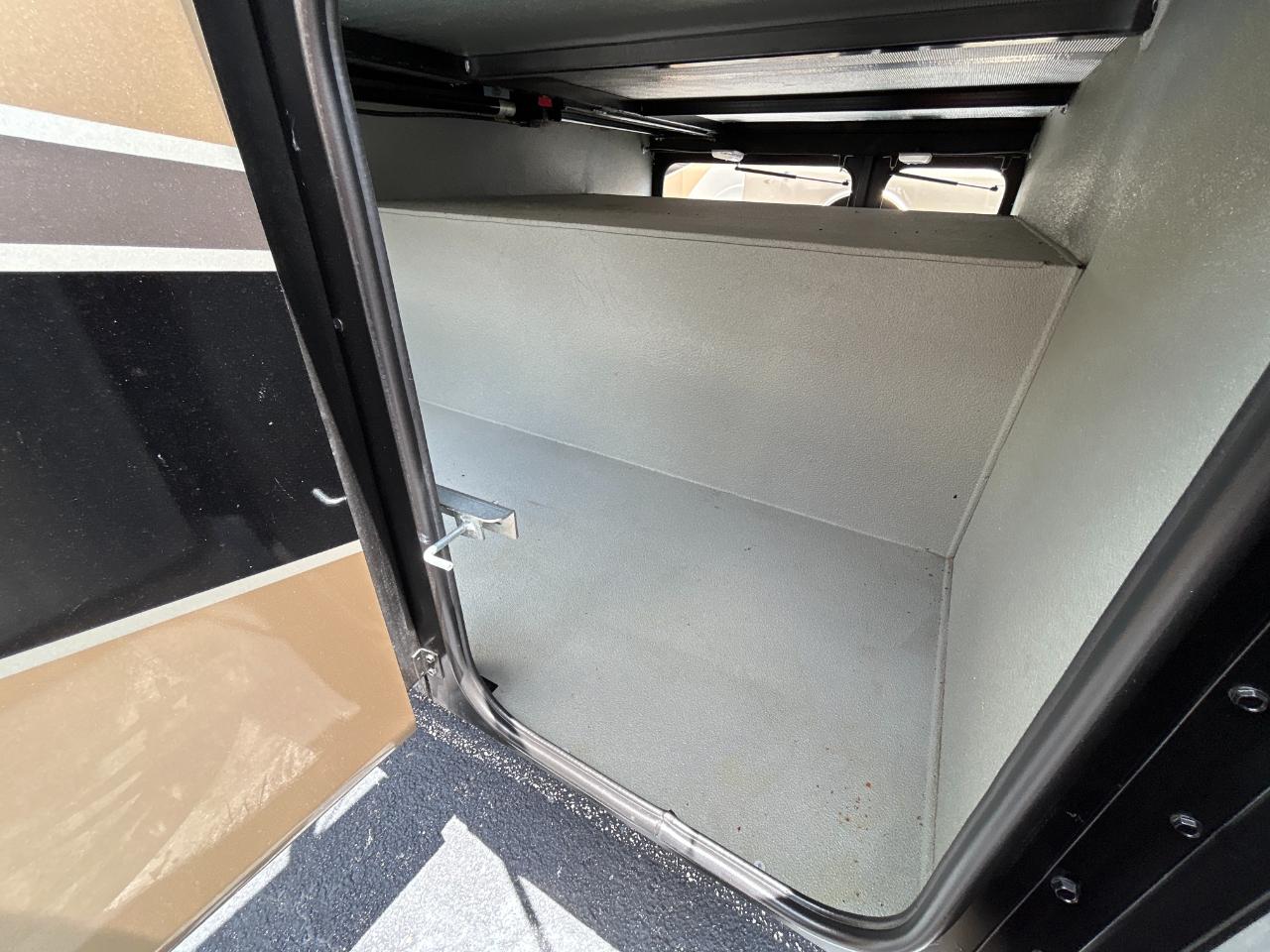 Tiffin Motorhomes Allegro  2018