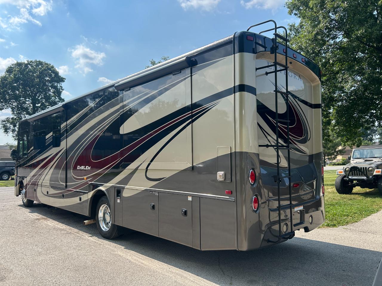 Entegra Coach Emblem  2022
