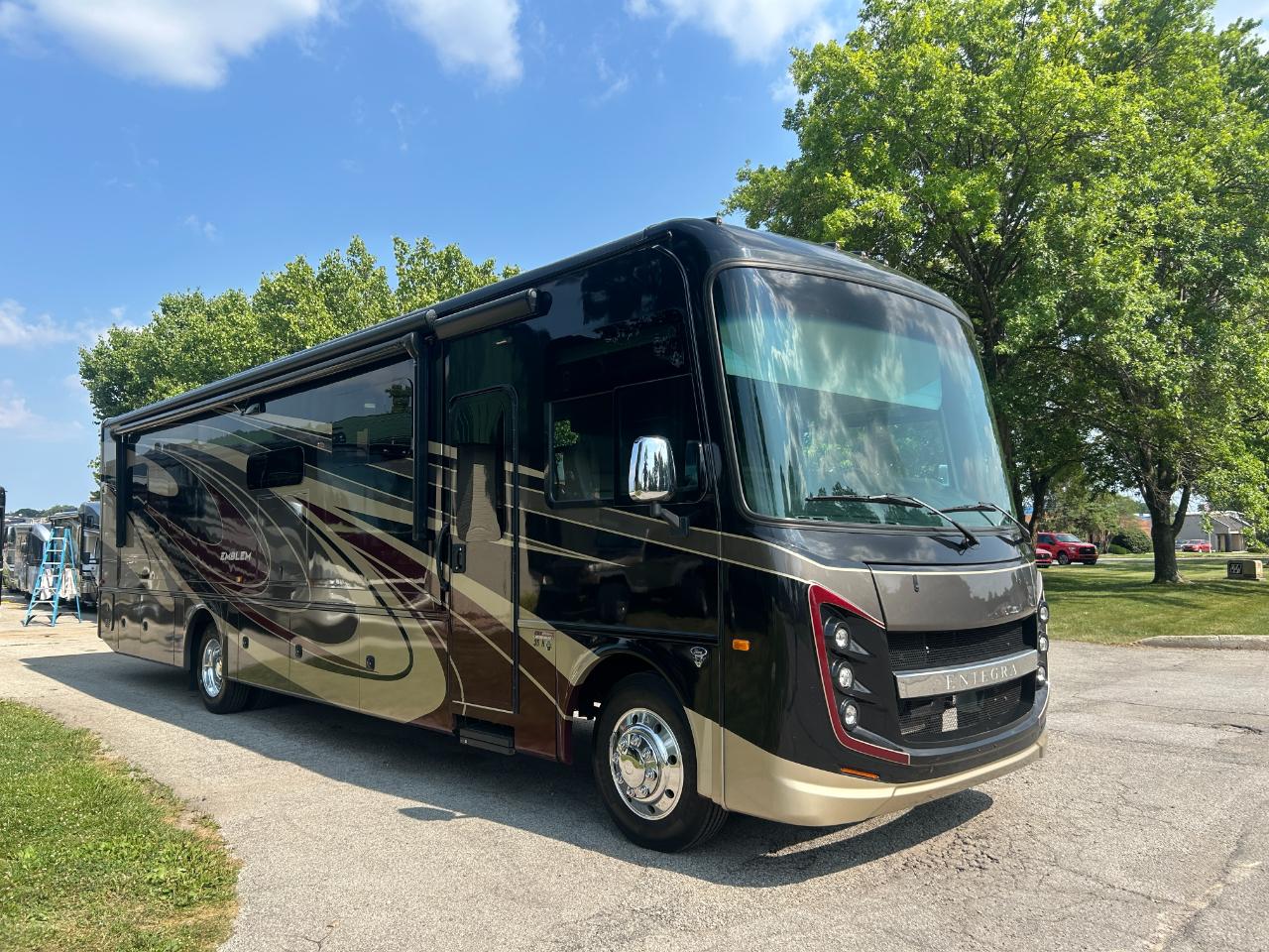 Entegra Coach Emblem  2022