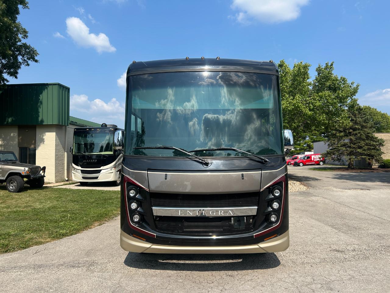 Entegra Coach Emblem  2022